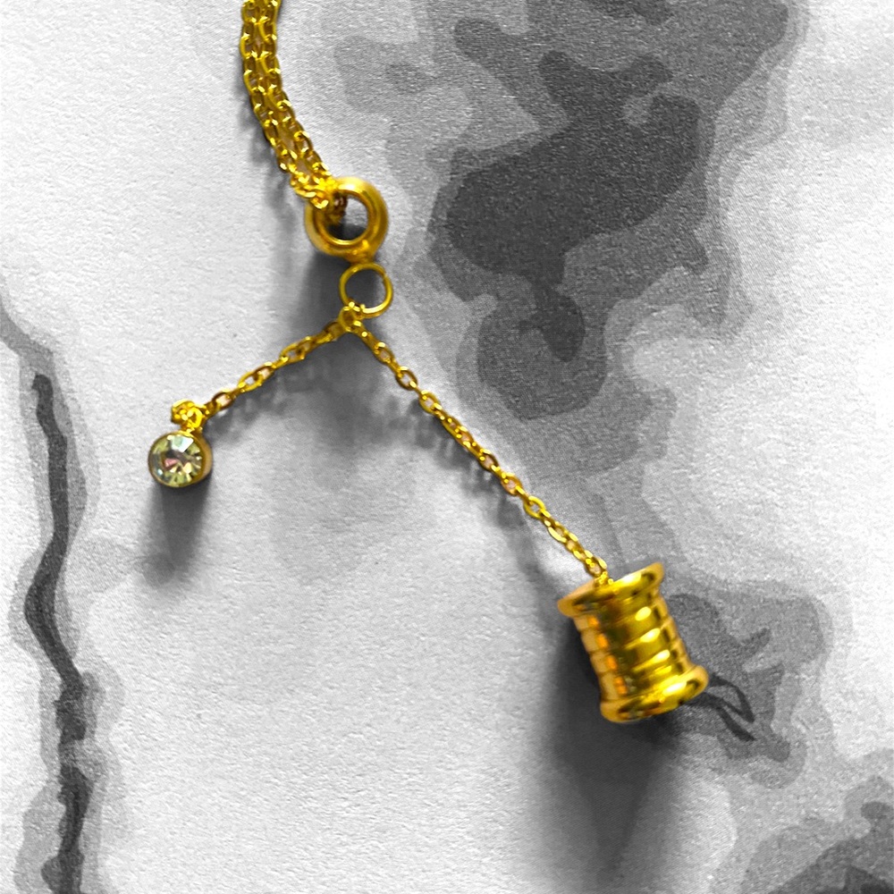 Women’s necklace
